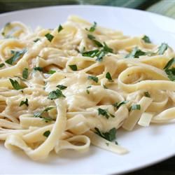 FETTUCINE ALFREDO
